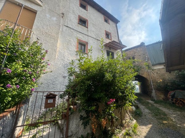 casa indipendente in vendita a Pallare in zona Biestro