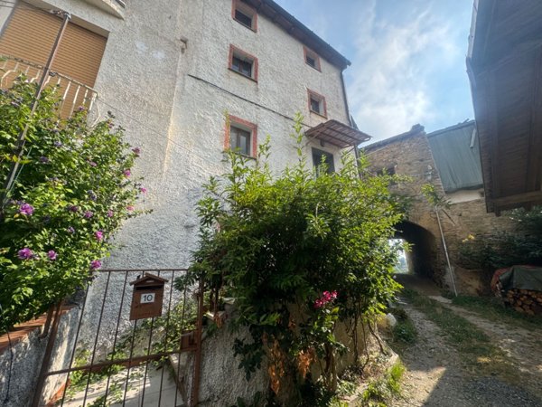 casa indipendente in vendita a Pallare in zona Biestro