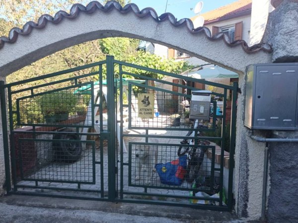 casa indipendente in vendita a Pallare