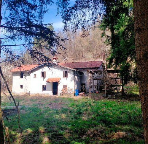 casa indipendente in vendita a Pallare