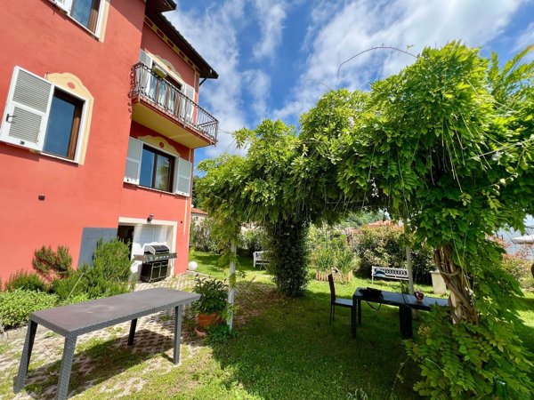 casa indipendente in vendita a Pallare