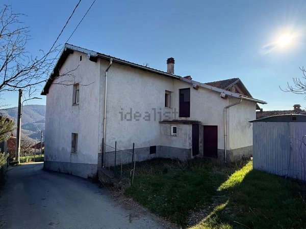 casa indipendente in vendita a Pallare in zona Biestro