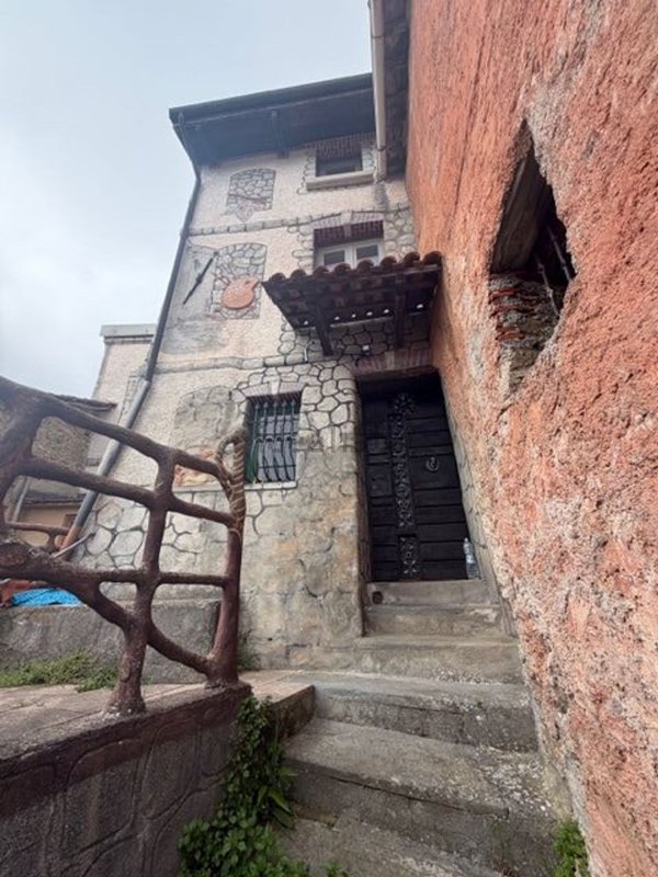 casa semindipendente in vendita a Pallare in zona Biestro