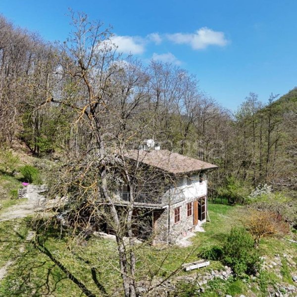 casa indipendente in vendita a Pallare