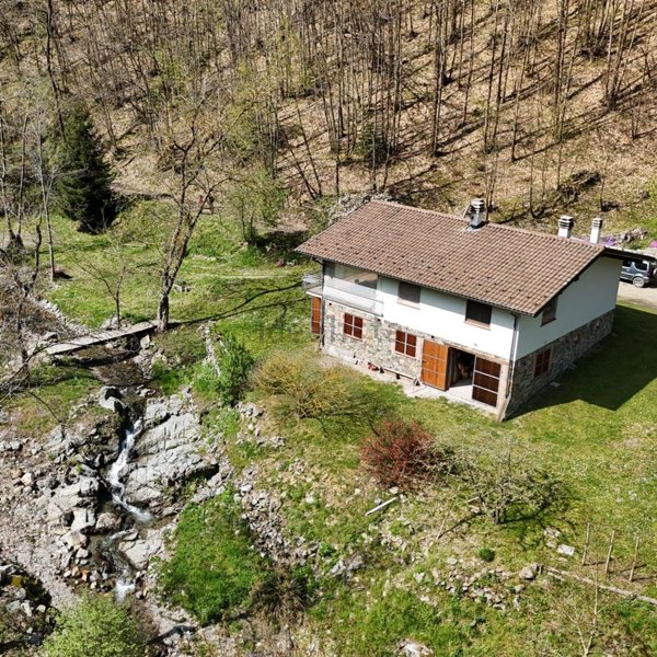 casa indipendente in vendita a Pallare