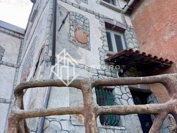 casa indipendente in vendita a Pallare in zona Biestro