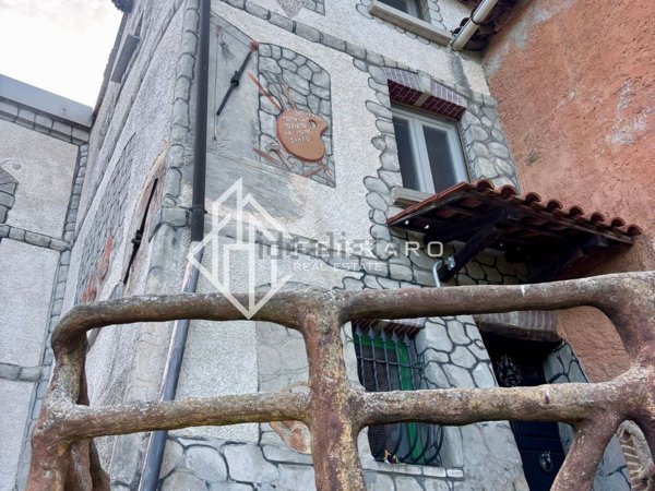 casa indipendente in vendita a Pallare in zona Biestro