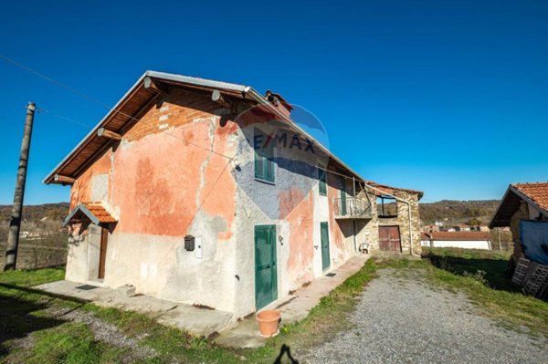 casa indipendente in vendita a Piana Crixia