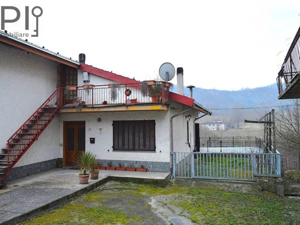 casa indipendente in vendita a Piana Crixia