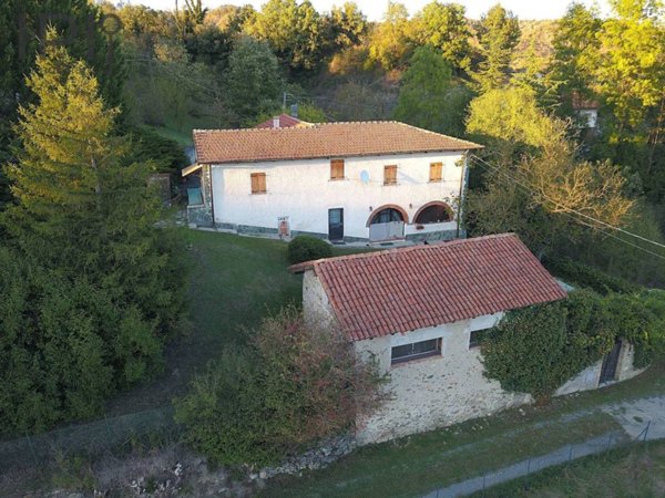casa indipendente in vendita a Piana Crixia