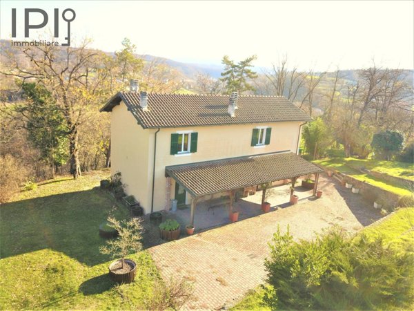 casa indipendente in vendita a Piana Crixia