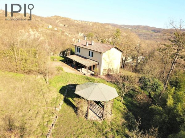casa indipendente in vendita a Piana Crixia