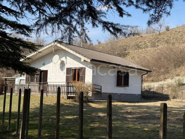 casa indipendente in vendita a Piana Crixia