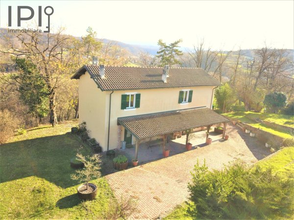 casa indipendente in vendita a Piana Crixia