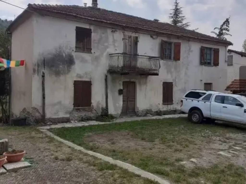 casale in vendita a Piana Crixia
