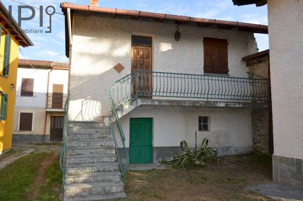 casa indipendente in vendita a Piana Crixia