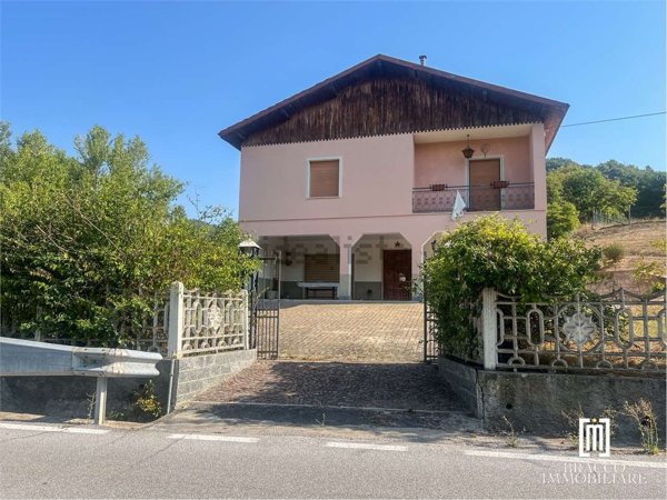 casa indipendente in vendita a Piana Crixia