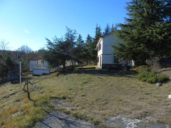 casa indipendente in vendita a Piana Crixia