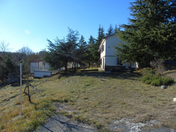 casa indipendente in vendita a Piana Crixia