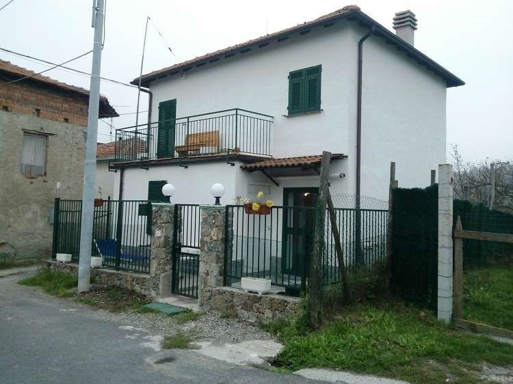 casa indipendente in vendita a Piana Crixia