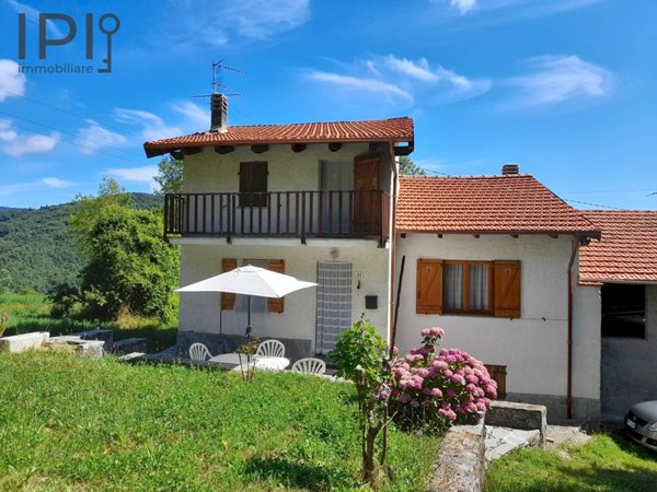 casa semindipendente in vendita a Piana Crixia in zona Lodisio