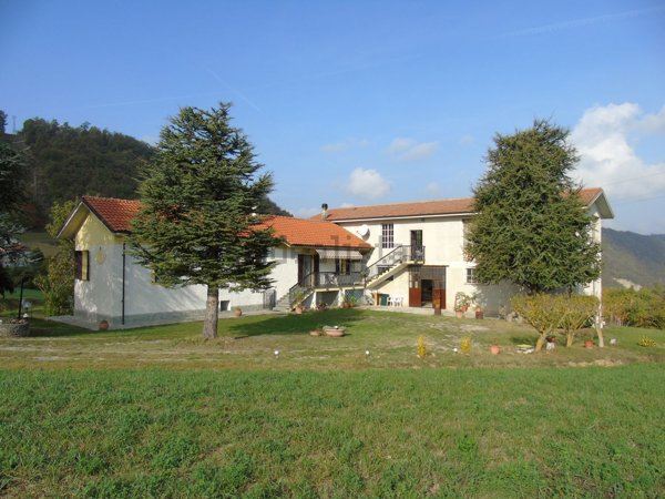 casale in vendita a Piana Crixia