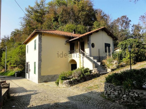 casa indipendente in vendita a Piana Crixia