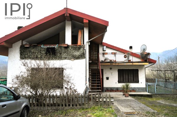 casa indipendente in vendita a Piana Crixia