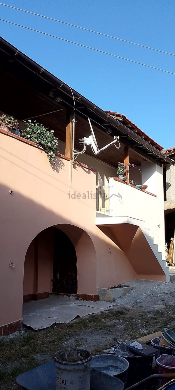 casa indipendente in vendita a Piana Crixia