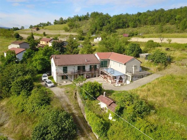 casa semindipendente in vendita a Piana Crixia