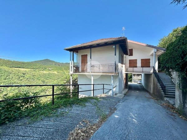 casa indipendente in vendita a Piana Crixia in zona Molino