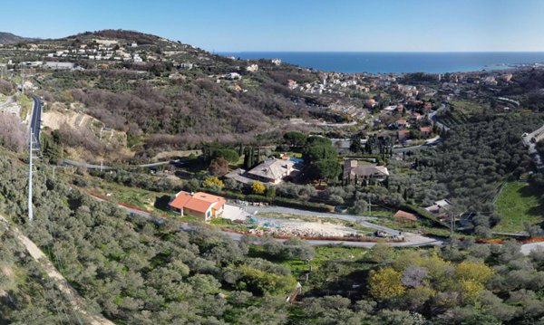 casa indipendente in vendita a Pietra Ligure