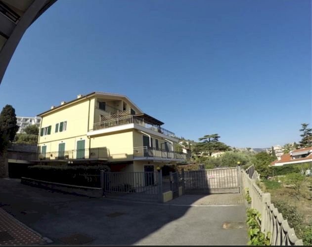 casa indipendente in vendita a Pietra Ligure