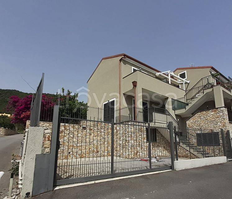 casa indipendente in vendita a Pietra Ligure