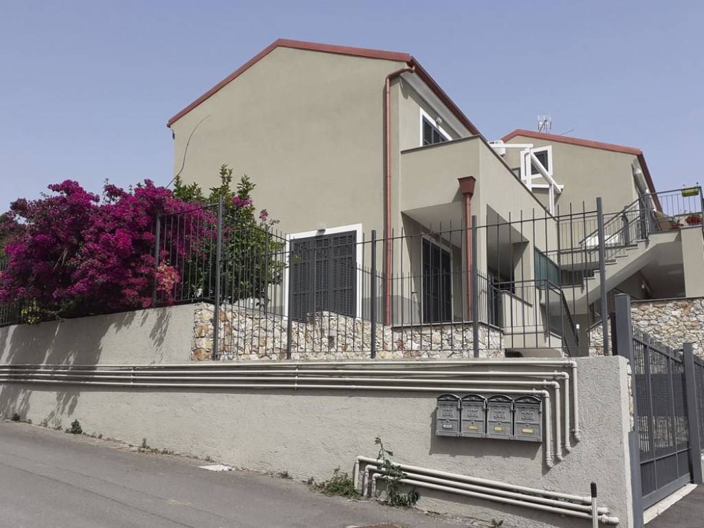 casa indipendente in vendita a Pietra Ligure