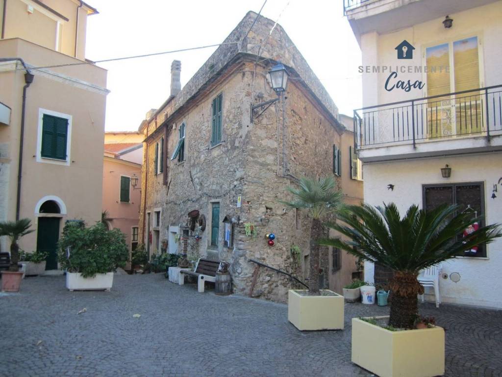 appartamento in vendita a Pietra Ligure in zona Ranzi
