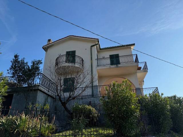 casa indipendente in vendita a Pietra Ligure