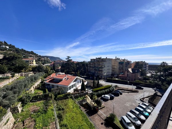 appartamento in vendita a Pietra Ligure