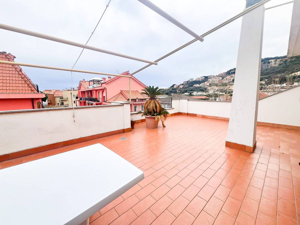 appartamento in vendita a Pietra Ligure