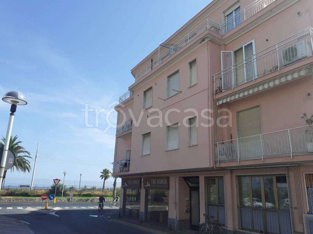 appartamento in vendita a Pietra Ligure in zona Santa Corona