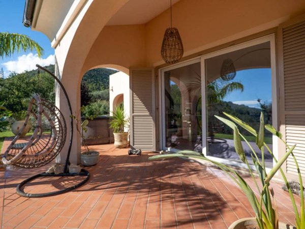casa indipendente in vendita a Pietra Ligure in zona Ranzi