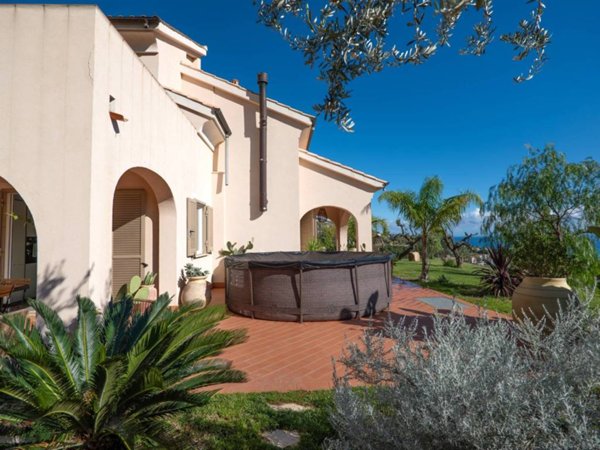 casa indipendente in vendita a Pietra Ligure