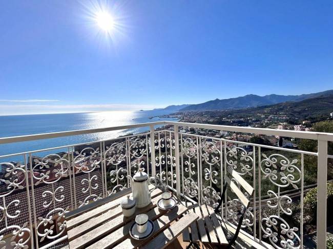 appartamento in vendita a Pietra Ligure
