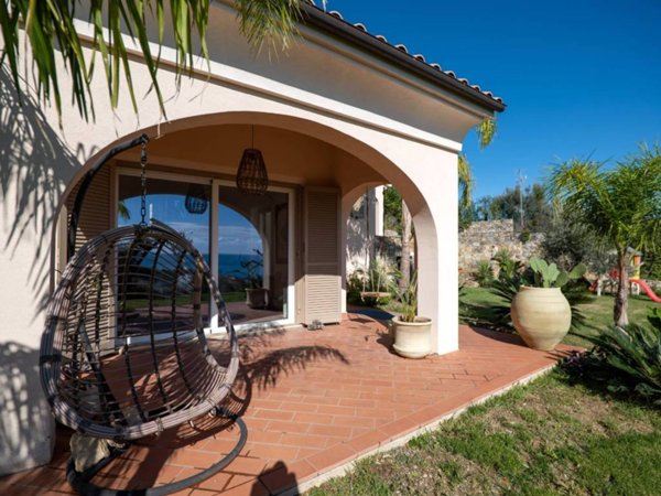 casa indipendente in vendita a Pietra Ligure