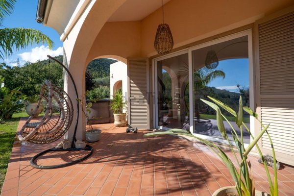 casa indipendente in vendita a Pietra Ligure in zona Ranzi