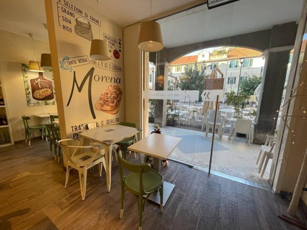negozio in vendita a Pietra Ligure