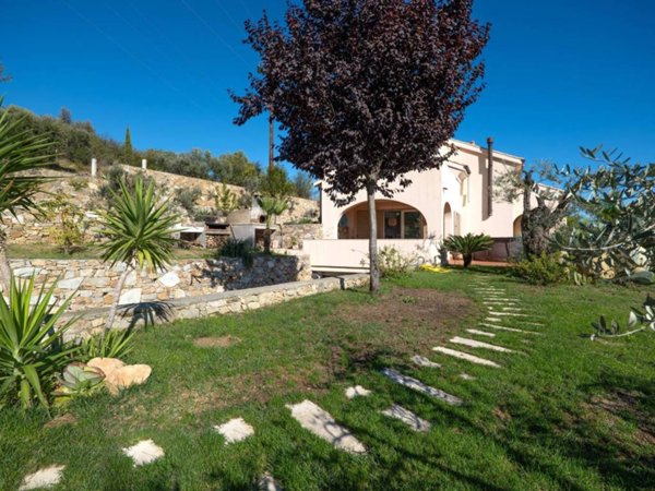 casa indipendente in vendita a Pietra Ligure