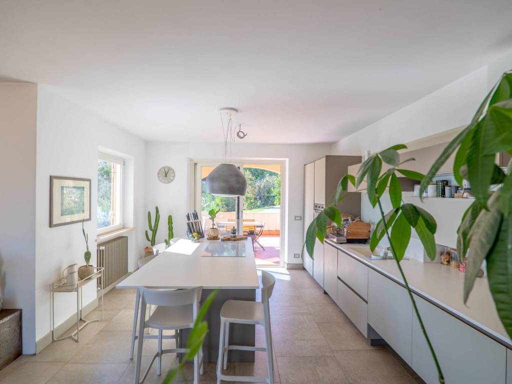 casa indipendente in vendita a Pietra Ligure