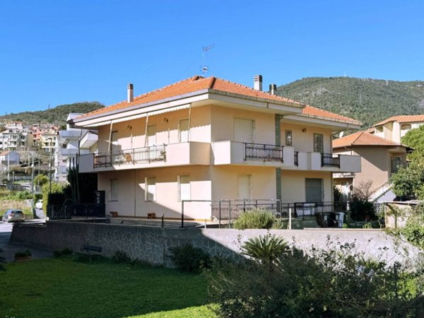 casa indipendente in vendita a Pietra Ligure