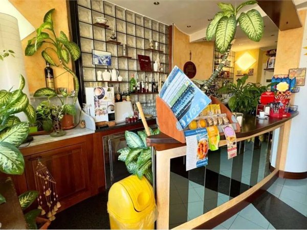 negozio in vendita a Pietra Ligure